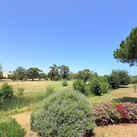 Beau T2 De Standing Sur Le Golf Avec Balcon Et Clim Appartement
