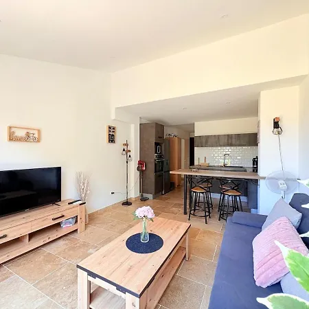 Beau T2 De Standing Sur Le Golf Avec Balcon Et Clim Апартаменты